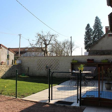 Gite Renove Avec Cheminee, Terrasse Et Jardin, Proche De St Pourcain, Ideal Pour Familles Et Animaux - Fr-1-489-138 Villa Barberier Exterior foto