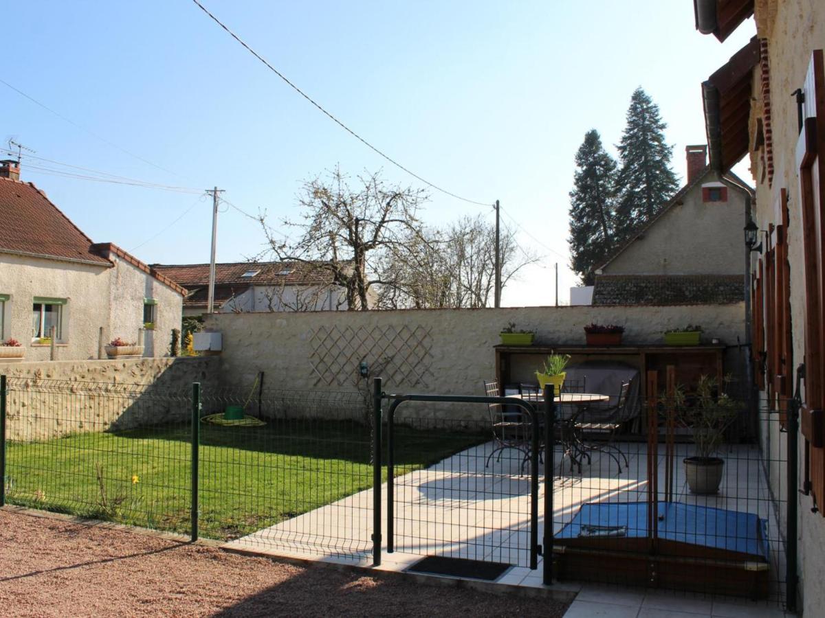 Gite Renove Avec Cheminee, Terrasse Et Jardin, Proche De St Pourcain, Ideal Pour Familles Et Animaux - Fr-1-489-138 Villa Barberier Exterior foto